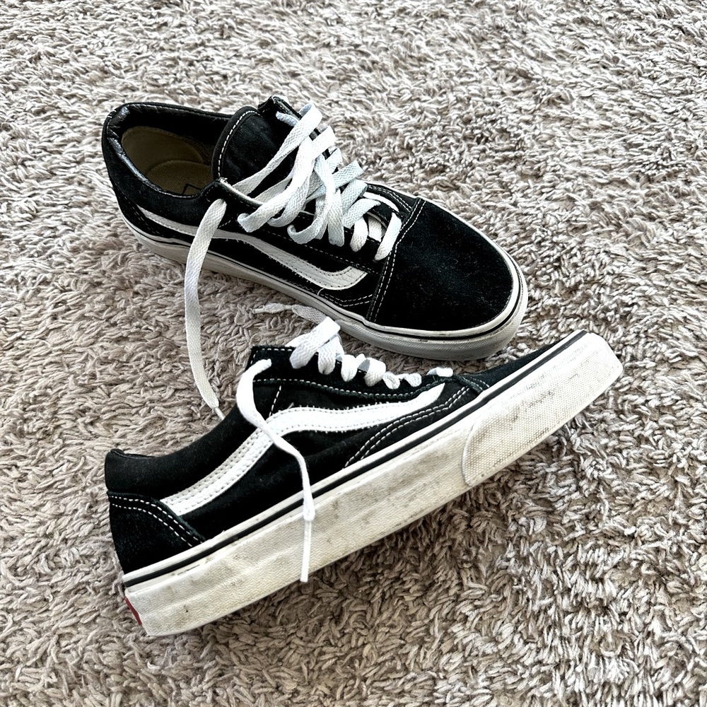 Vans - Picture 2 of 4